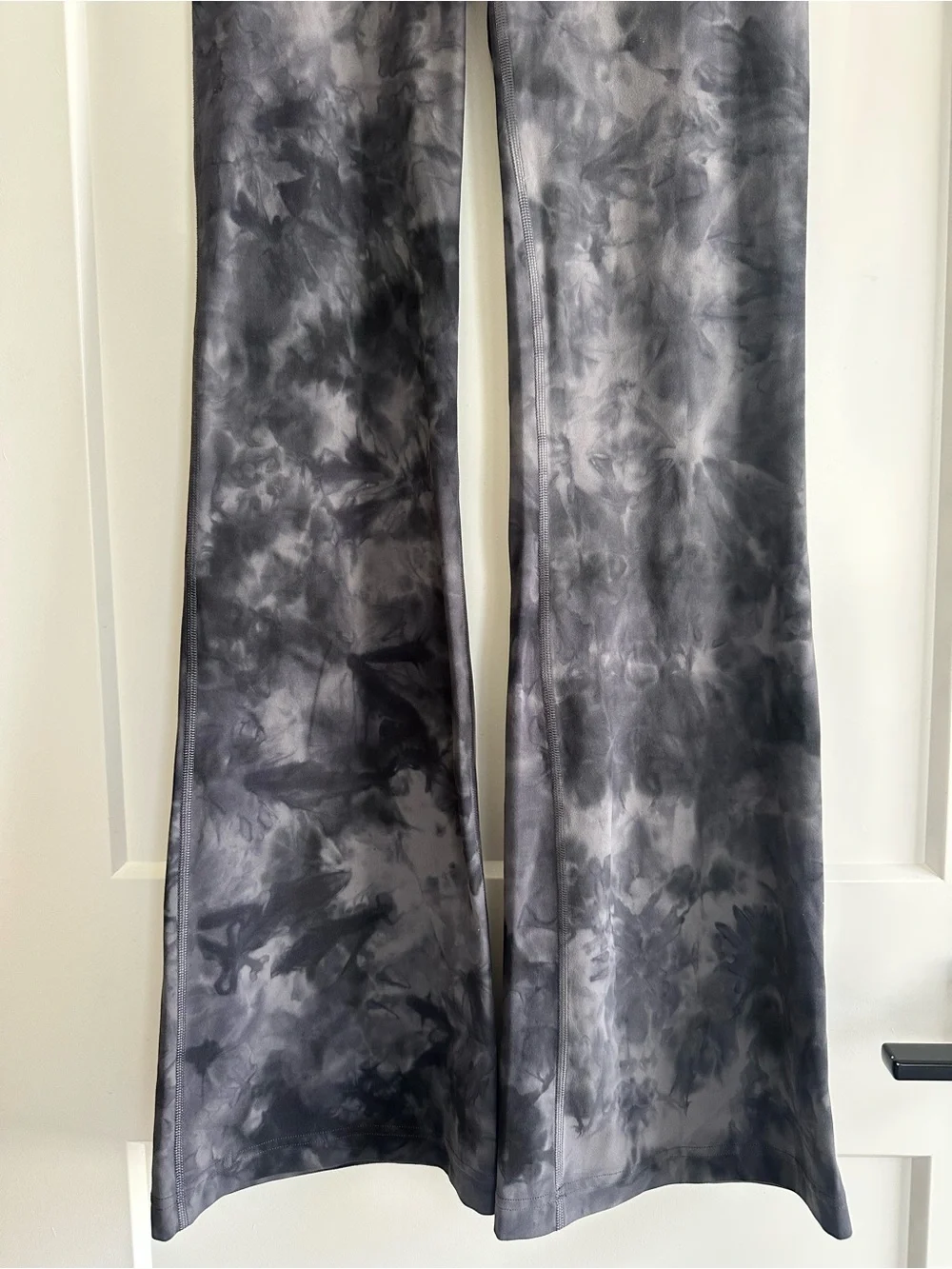 Lululemon Groove Super-High-Rise Flared Pant Nulu Size 6